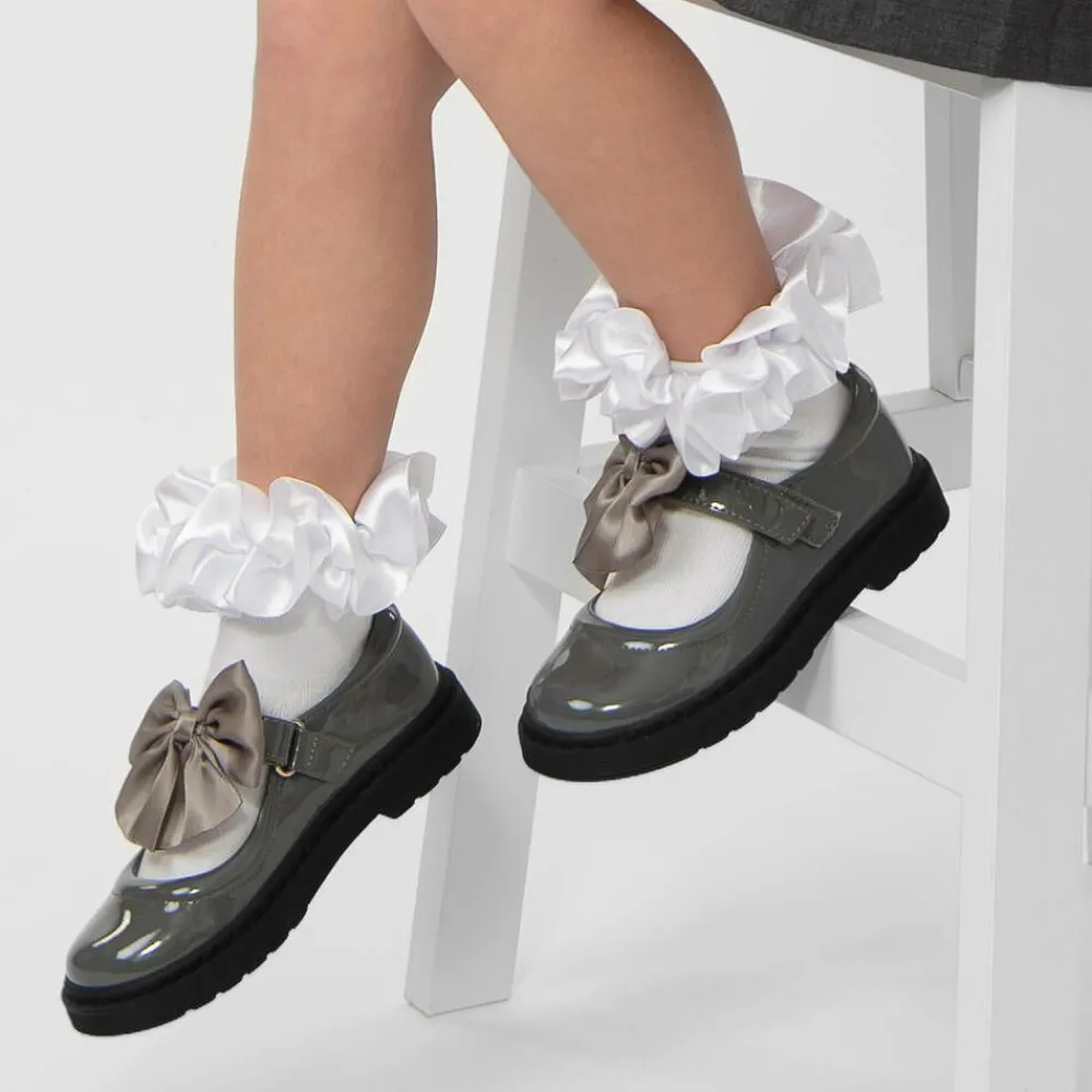 Caramelo Kids School Shoes*Girls Grey Patent Bow Shoes